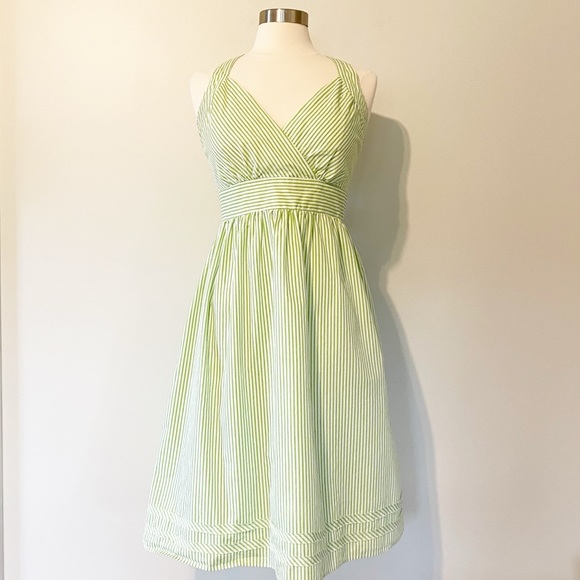 dresses that flare from under the bust